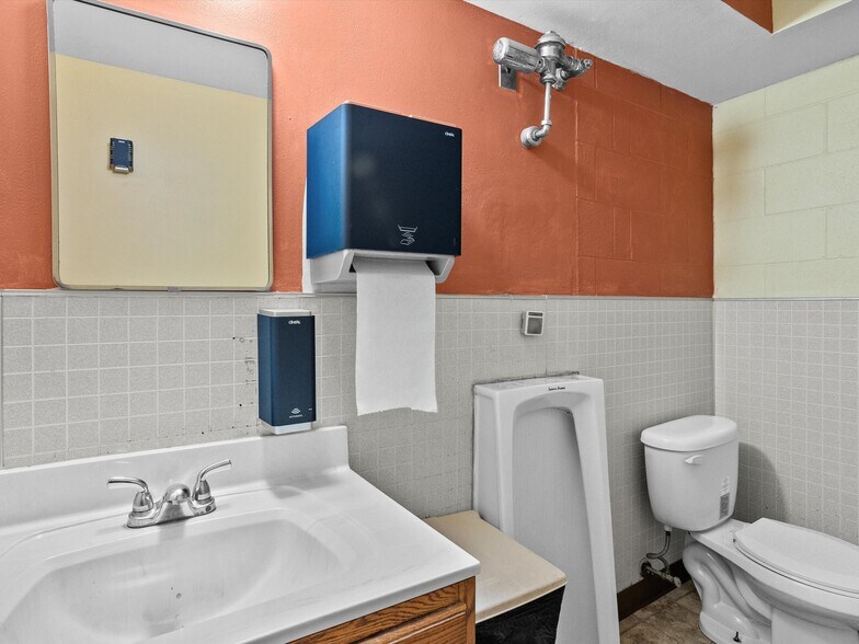 More Photos Of 1017 Laurel St, Marshfield Daycare Center For Sale