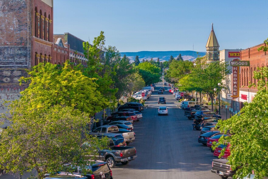More Photos Of 309 N Pearl St, Ellensburg Storefront Retail Residential For Sale
