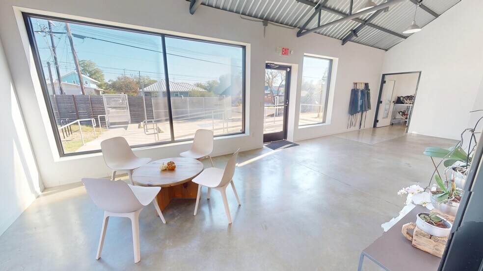 More Photos Of 1152 Webberville Rd, Austin Storefront Retail Office For Sale