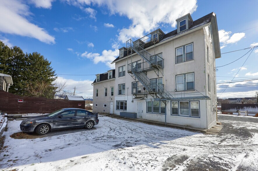 More Photos Of 420-422 Douglass St, Wyomissing Apartments For Sale