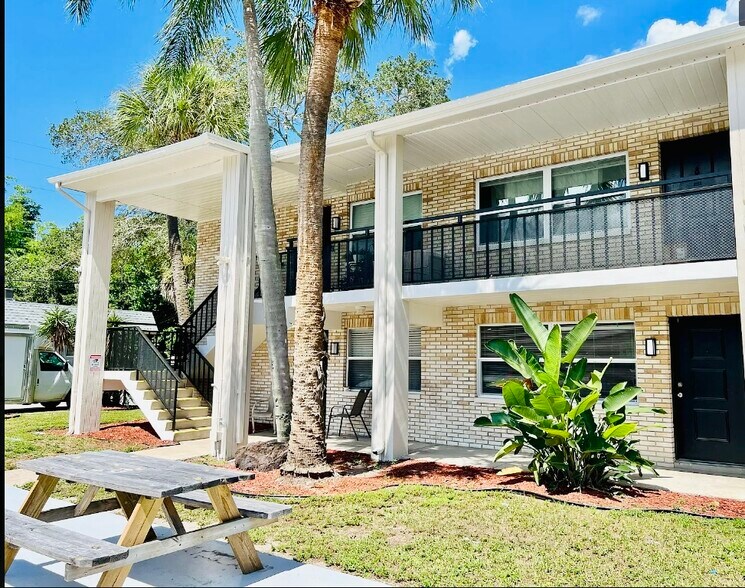 More Photos Of 600 Wildwood Way, Clearwater Apartments For Sale