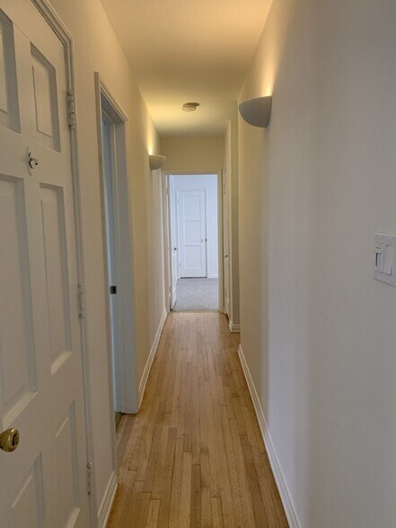 More Photos Of 1042 S Bedford St, Los Angeles Apartments For Sale