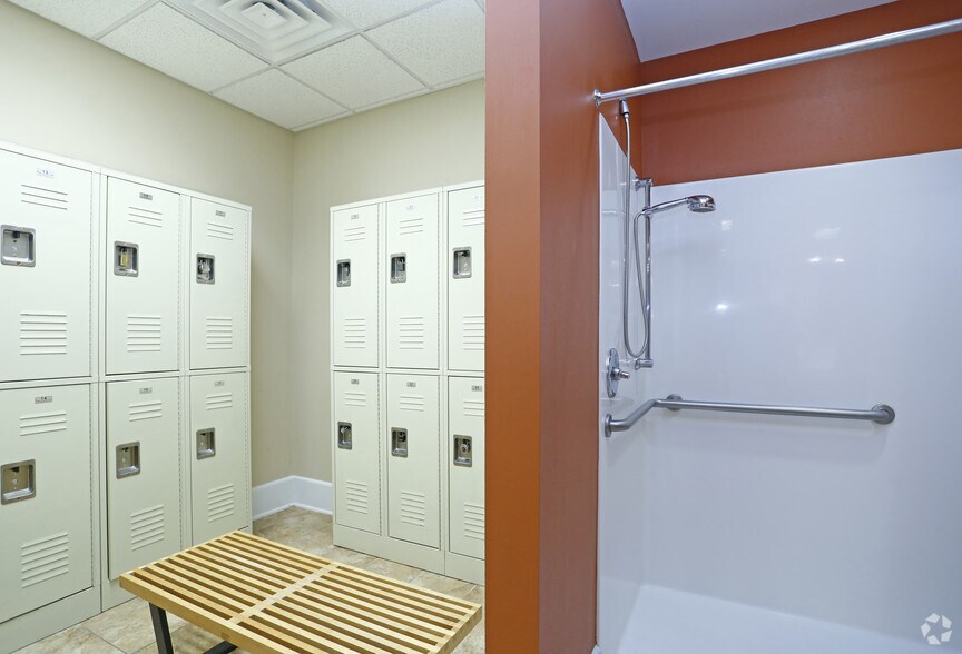 More Photos Of 900 E Six Forks Rd, Raleigh Apartments For Lease