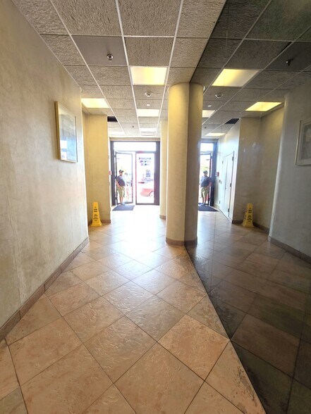 More Photos Of 212 W Park Ave, Long Beach Office For Lease