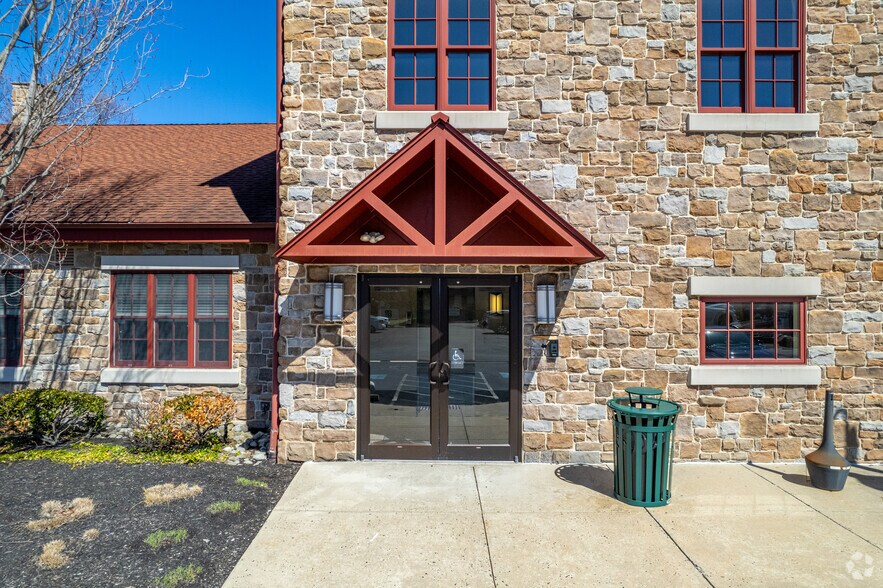 More Photos Of 1600 N Bethlehem Pike, Lower Gwynedd Office For Lease