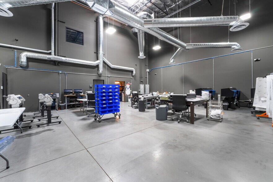 More Photos Of 2950 E Sunset Rd, Las Vegas Showroom For Sale