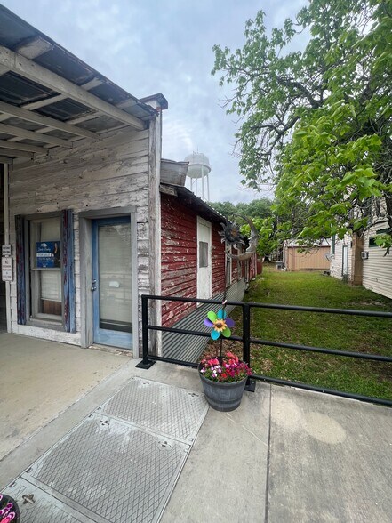 More Photos Of FM 1514, Coldspring Storefront Retail Office For Sale