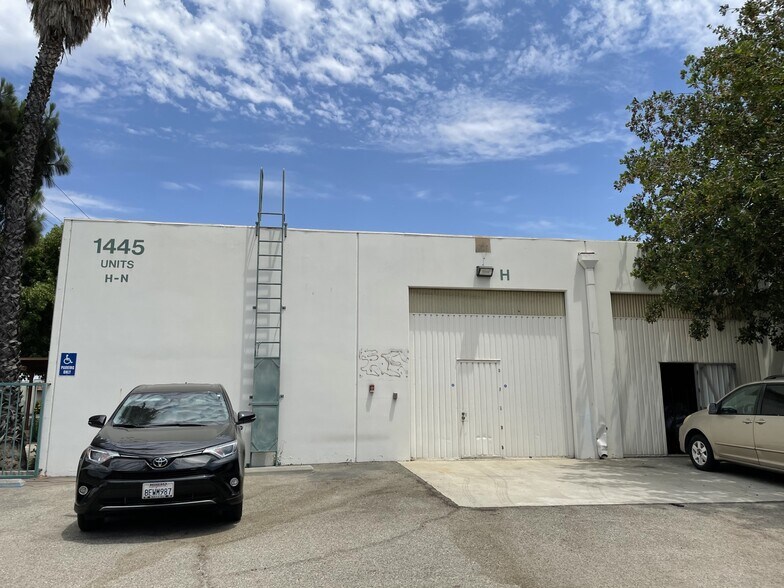 More Photos Of 1445 W Brooks St, Ontario Warehouse For Lease