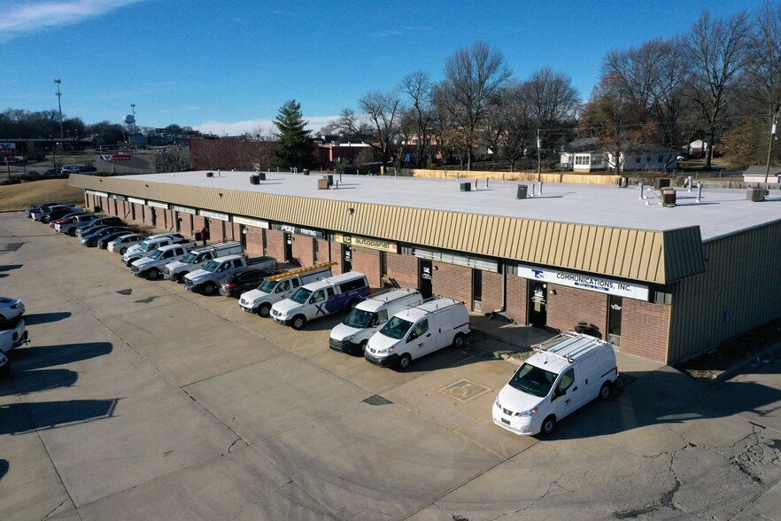 Primary Photo Of 9620 E State Route 350, Raytown Light Distribution For Lease