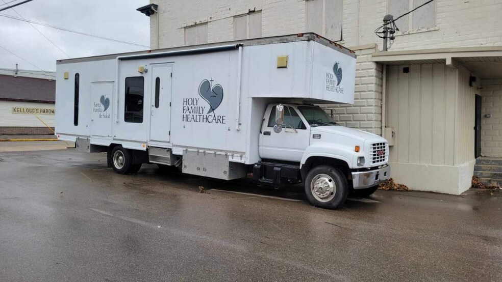 More Photos Of 2 E Main St, Hartford Medical For Sale