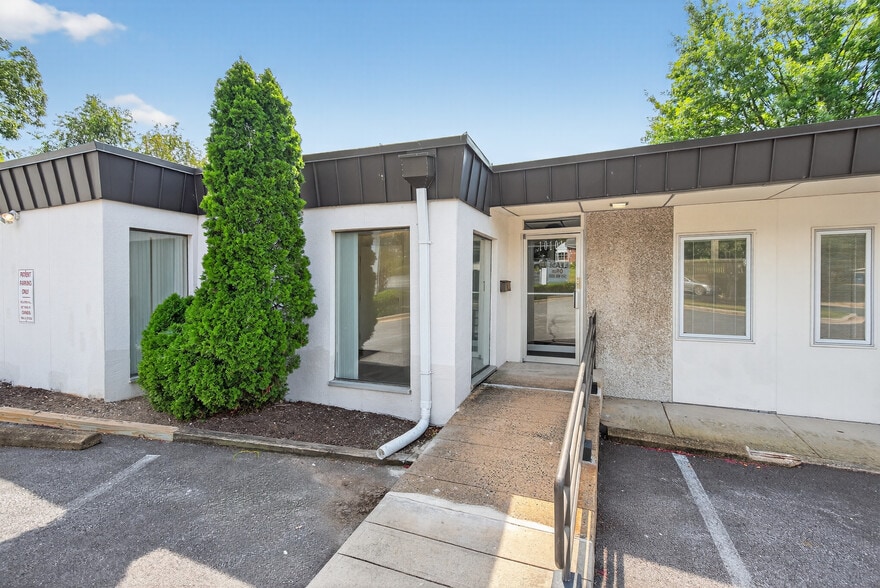 More Photos Of 10101 Lorain Ave, Silver Spring Medical For Sale