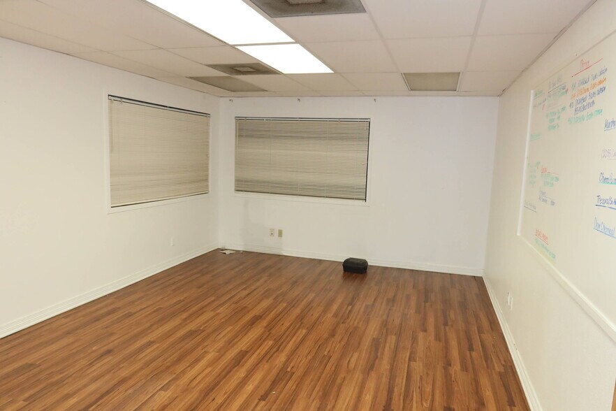 More Photos Of 707 York St, Houston Warehouse For Sale