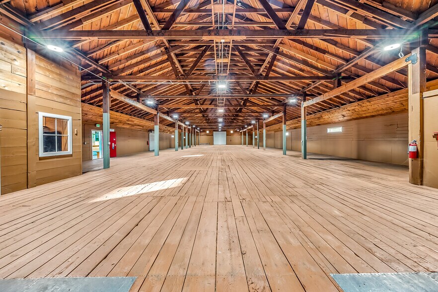 More Photos Of 8211 15th St, Medford Warehouse For Sale