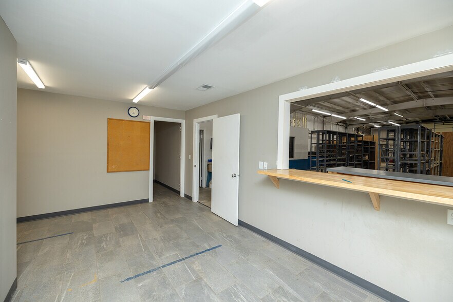 More Photos Of 130 E 10th Ave, South Hutchinson Industrial For Sale