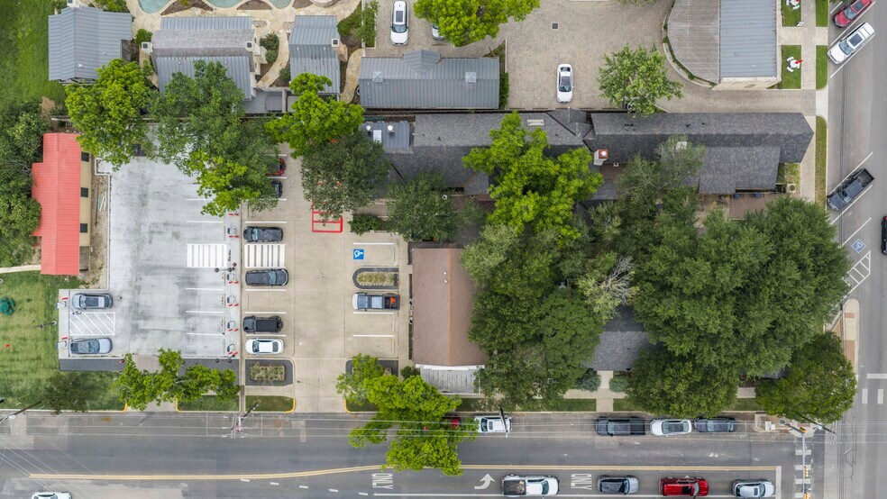 More Photos Of 425 E Main St, Fredericksburg Restaurant For Sale