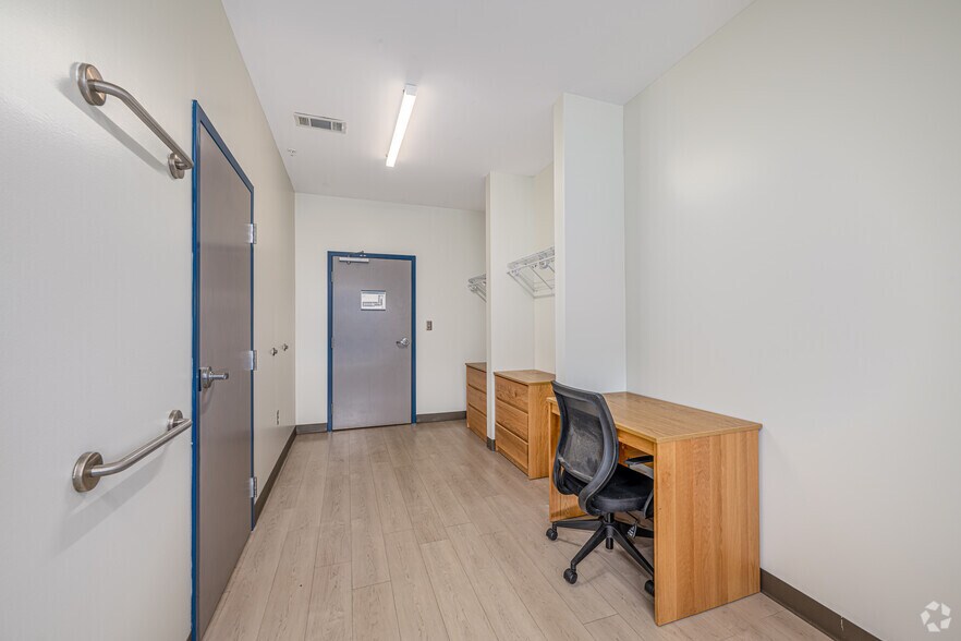 More Photos Of 522 E Railroad St, Long Beach Apartments For Sale