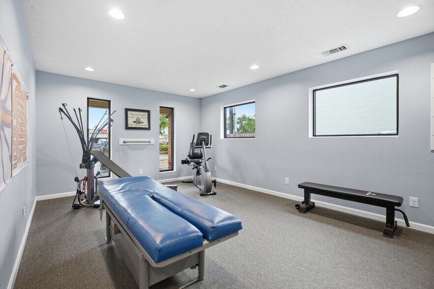 More Photos Of 12325 Scarsdale Blvd, Houston Medical For Sale