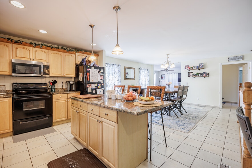 More Photos Of 166 N Main St, Fairport Apartments For Sale