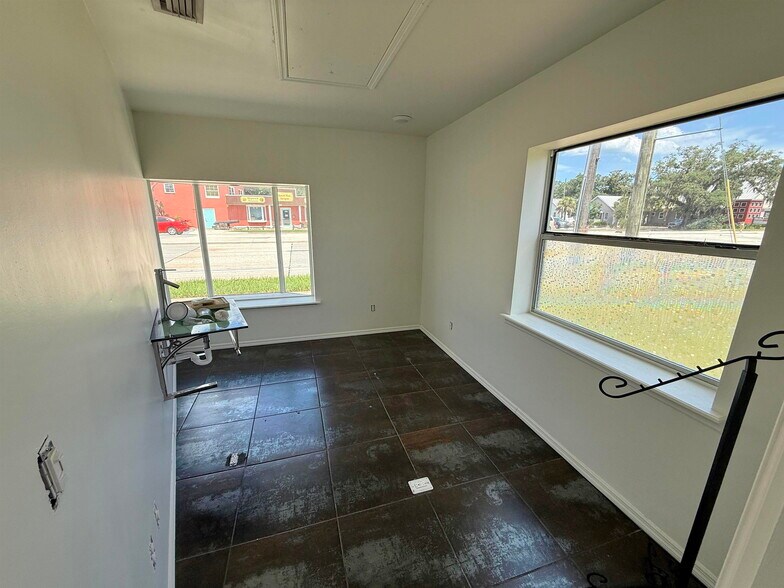 More Photos Of 1103 N Ponce De Leon Blvd, Saint Augustine Freestanding For Sale