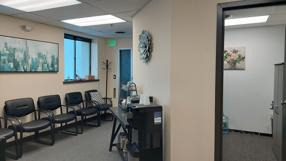 More Photos Of 2-100 Tower Office Park, Woburn Showroom For Lease