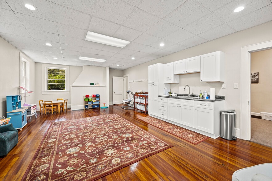 More Photos Of 2252 Queen St, Winston-Salem Religious Facility For Sale