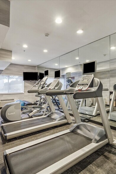 More Photos Of 2400 W Sam Houston Pky S, Houston Hotel For Sale