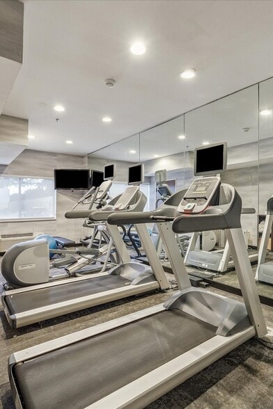 More Photos Of 2400 W Sam Houston Pky S, Houston Hotel For Sale