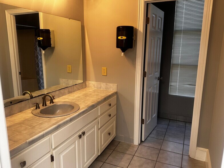 More Photos Of 1230 John B White SR Blvd, Spartanburg Office For Lease