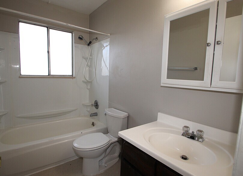 More Photos Of 1322 Arch St, Colorado Springs Apartments For Sale