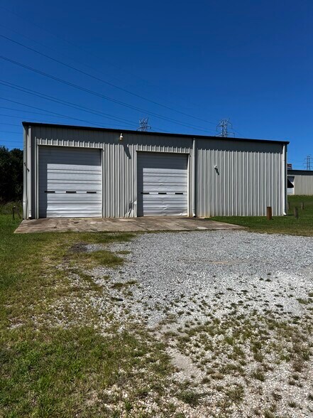 More Photos Of 466 Hampshire Dr, Gaffney Warehouse For Lease
