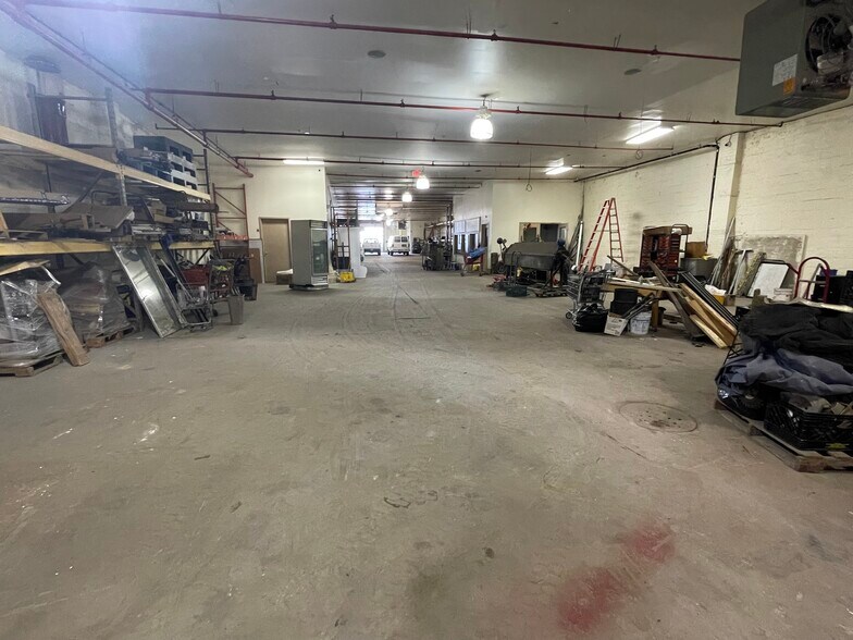 More Photos Of 3408 Park Ave, Bronx Warehouse For Lease