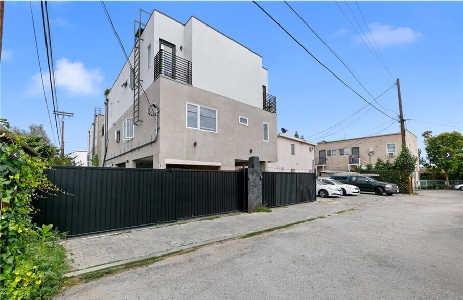 More Photos Of 961 N St Andrews Pl, Los Angeles Apartments For Sale