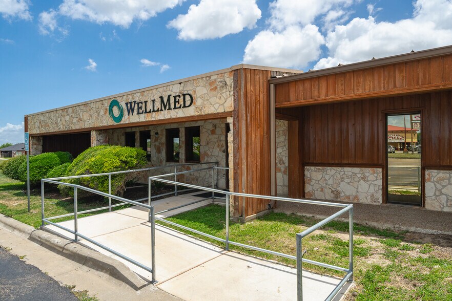 More Photos Of 3022 McKinzie Rd, Corpus Christi Medical For Sale