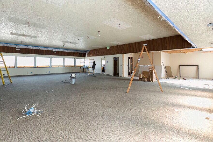 More Photos Of 873-875 6th St, Bremerton Bank For Lease