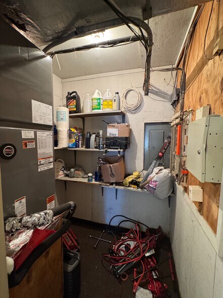 More Photos Of 6825 N Shepherd Dr, Houston Auto Repair For Lease