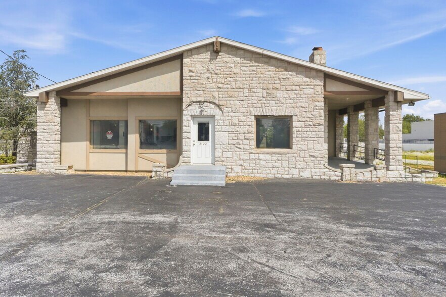 Primary Photo Of 2122 S Glenstone Ave, Springfield Freestanding For Sale