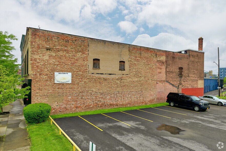 More Photos Of 190-194 Monroe Ave, Rochester Storefront Retail Office For Lease