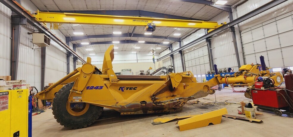 More Photos Of 860 35th Ave E, Dickinson Warehouse For Sale