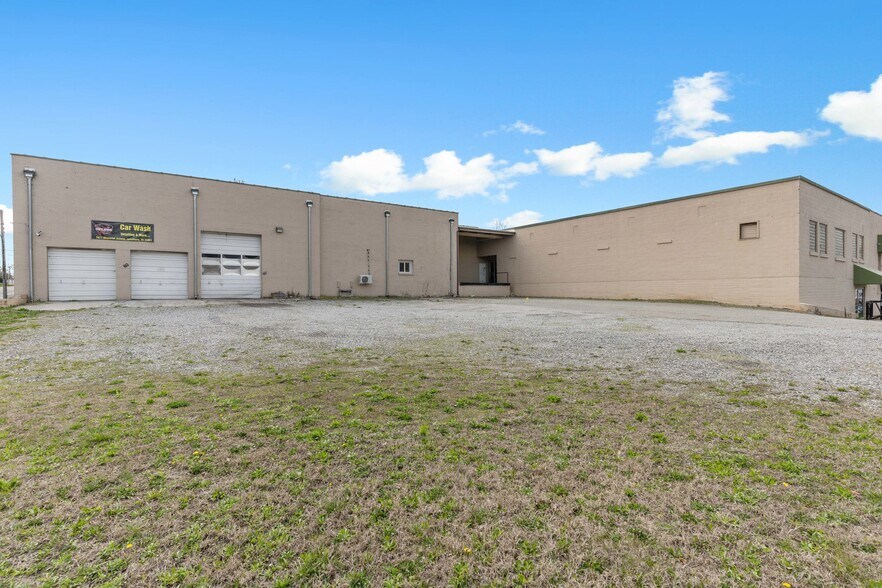 More Photos Of 1811 Memorial Ave, Lynchburg Storefront For Lease