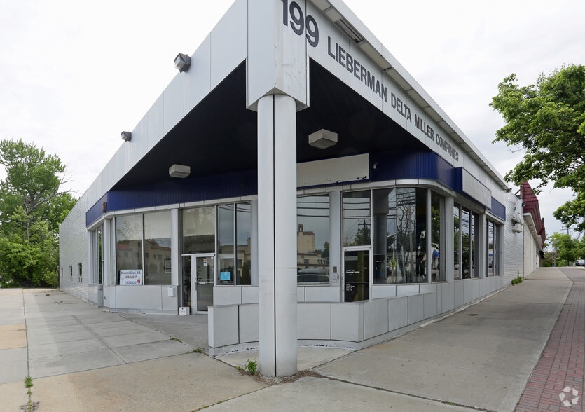 More Photos Of 193-199 Middle Neck Rd, Great Neck Medical For Sale