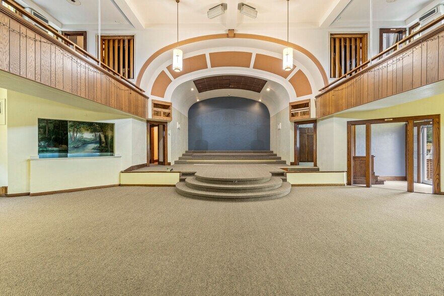 More Photos Of 115-117 W Grand Ave, Tonkawa Storefront Retail Office For Sale