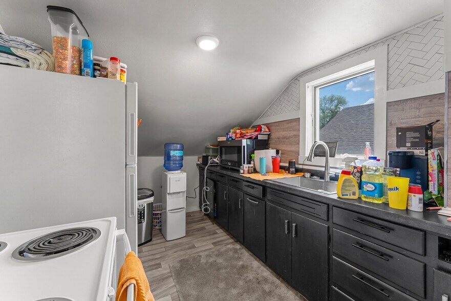More Photos Of 820 N 6th St, Montevideo Apartments For Sale
