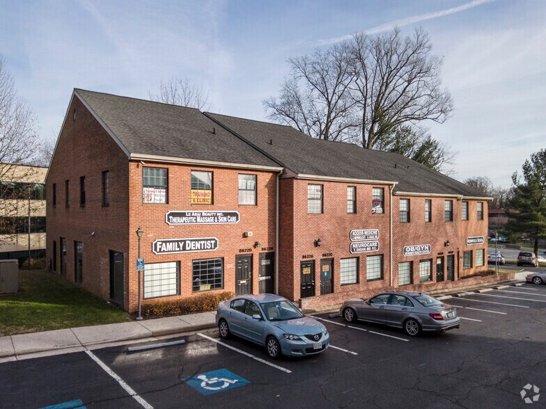 Primary Photo Of 8622 Lee Hwy, Fairfax Medical For Sale
