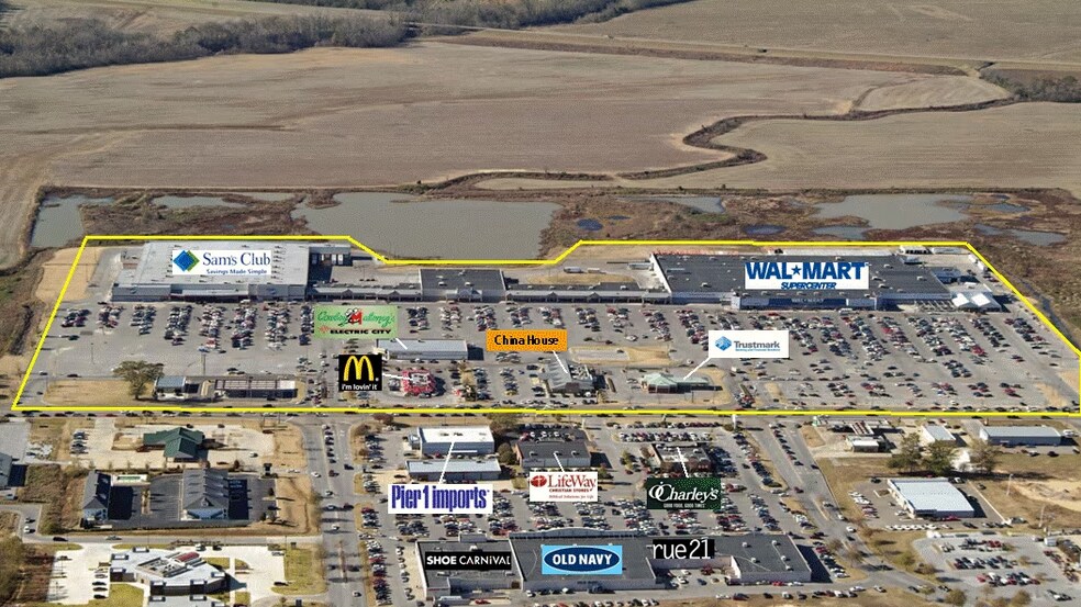 More Photos Of 3849-3905 N Gloster St, Tupelo Storefront For Lease