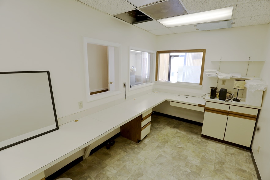 More Photos Of 2034-2046 Bailey Rd, Cuyahoga Falls Storefront Retail Office For Lease