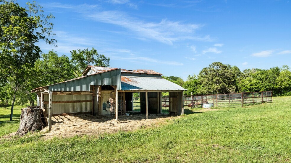 More Photos Of 2355 Jackson League Cir, Brenham Lodge Meeting Hall For Sale