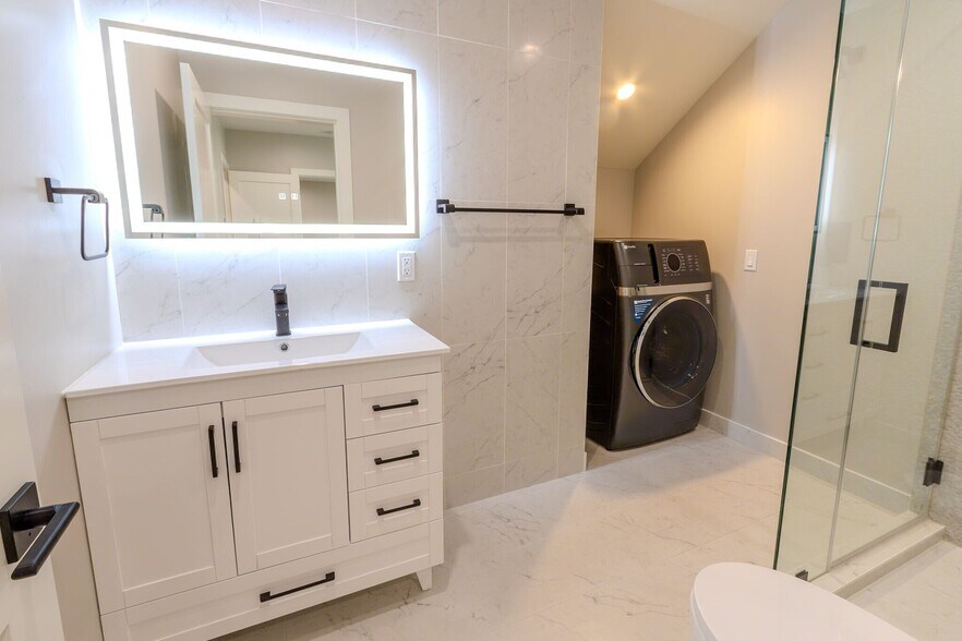 More Photos Of 2941 Mary St, La Crescenta Apartments For Sale