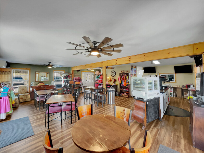 More Photos Of 9 Callaway Dr, Crawford Restaurant For Sale