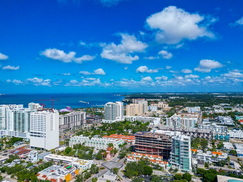 More Photos Of 1345 2nd St, Sarasota Office Residential For Sale