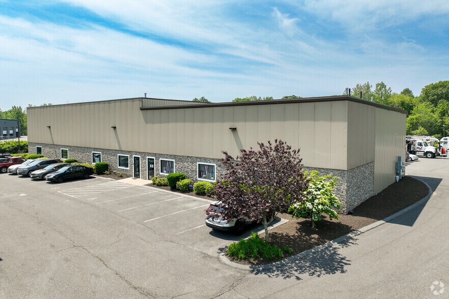 Primary Photo Of 22 Commerce Blvd, Plainville Flex For Lease